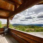بيت للعطل Spacious With Sauna & Scenic Terrace