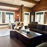Spacious With Sauna & Scenic Terrace Tatil Evi *