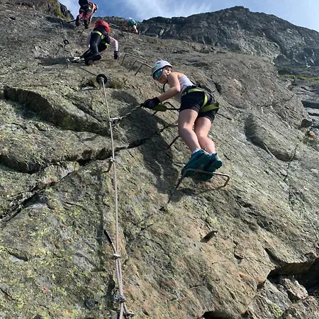 Spacious With Sauna & Scenic Terrace Casa de Férias *