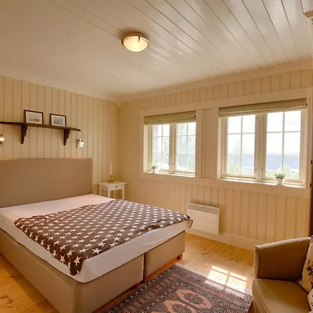 Spacious With Sauna & Scenic Terrace Leilighet