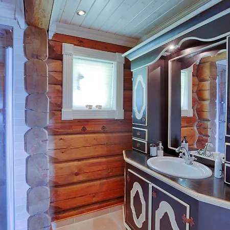 Spacious With Sauna & Scenic Terrace Beitostolen